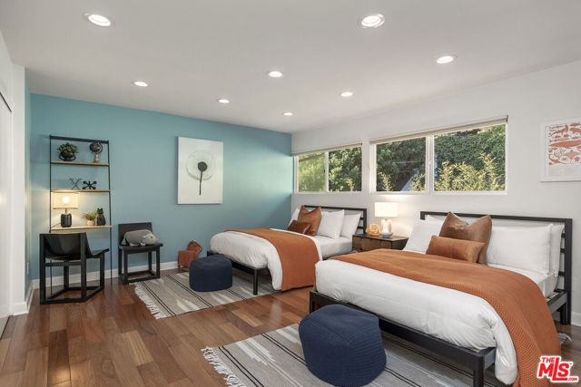 13481 Bayliss Road, Los Angeles CA: https://media.crmls.org/mediaz/94dddc01-b63d-492e-8759-d71e67b6998d.jpg