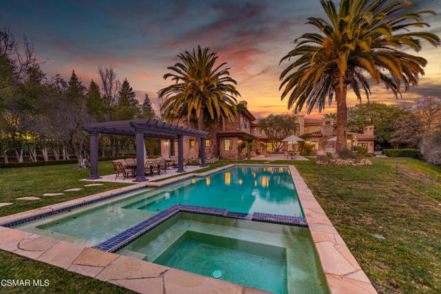 1101 Oak Mirage Place, Westlake Village CA: https://media.crmls.org/mediaz/94de6a9b-578d-40c4-a38f-a25f99628924.jpg