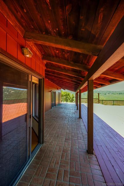 10649 Boulder Creek Rd, Descanso CA: https://media.crmls.org/mediaz/94e17b76-eaed-4d90-a90b-2f1bb4c6c29e.jpg