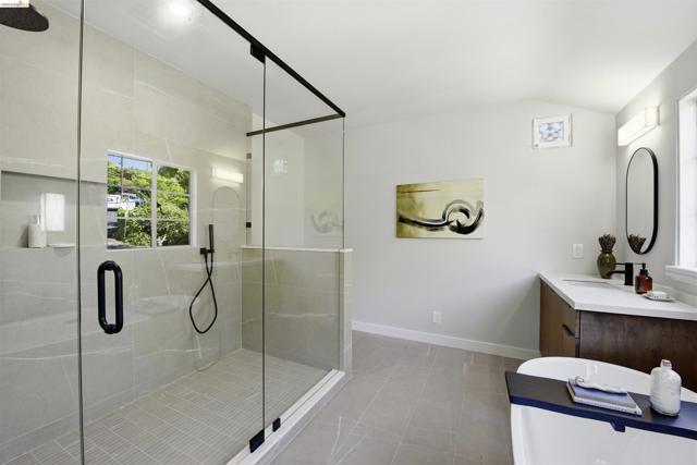 44 Highgate Rd, Kensington CA: https://media.crmls.org/mediaz/94e183bb-0de1-424b-9959-f9d887467f6b.jpg