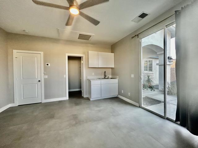 Image 10 of 18 For 41575 Ashford Unit  B