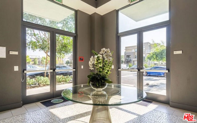 552 E Carson Street, Carson CA: https://media.crmls.org/mediaz/94e262ee-d813-46eb-8268-f4f0509ab5a3.jpg
