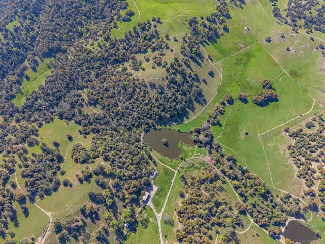 2464 Wynola Rd, Julian CA: https://media.crmls.org/mediaz/94e2d3bf-74a0-402f-b640-54a7cdcbf5cb.jpg