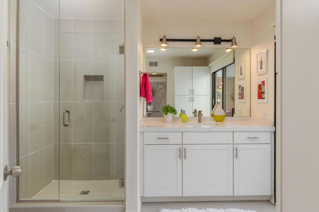 2910 Calle Loreto, Palm Springs CA: https://media.crmls.org/mediaz/94e32416-a7ec-40ec-9cf9-95babe168552.jpg