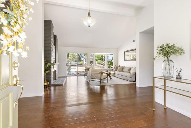 1549 Ventana Drive, Escondido CA: https://media.crmls.org/mediaz/94e32d48-d2aa-445f-9c8a-f2fc04ec72e4.jpg