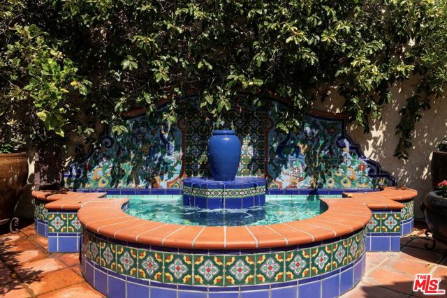 2311 Alto Oak Drive, Los Angeles CA: https://media.crmls.org/mediaz/94e35f09-cef7-4a5f-88aa-9208363354dd.jpg