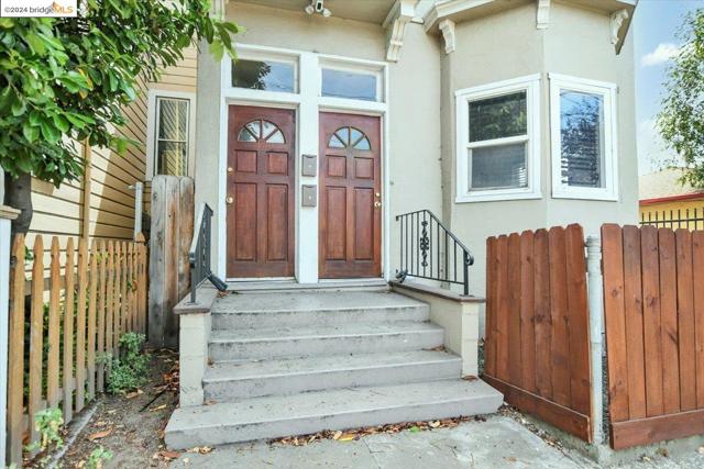 1735 8th St, Oakland, California 94607, ,Multi-Family,For Sale,8th St,41076118