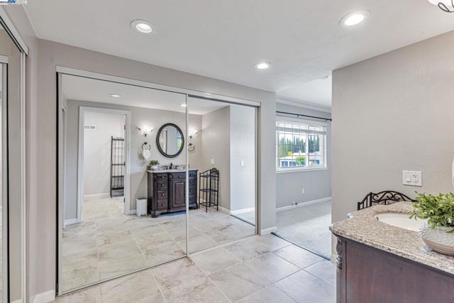 502 Cartagena Ln, San Ramon CA: https://media.crmls.org/mediaz/94e3dbf4-68b3-4445-8247-e77c4bff9a3a.jpg