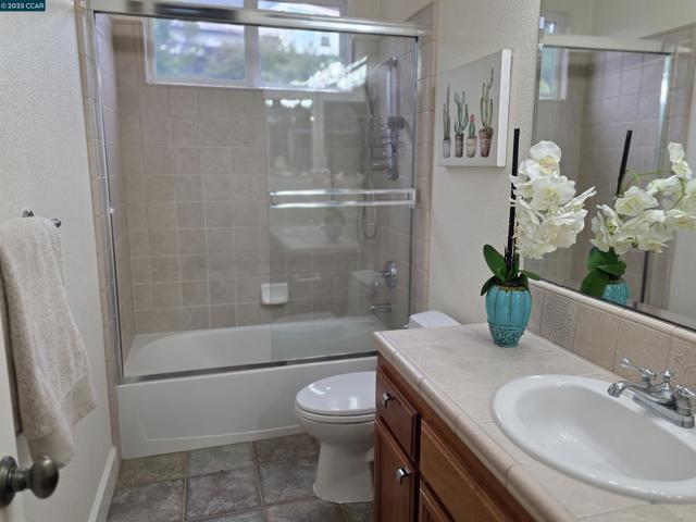 139 Camden Lane, Hercules CA: https://media.crmls.org/mediaz/94e4f3d6-fffc-4803-87ae-555e218299b2.jpg