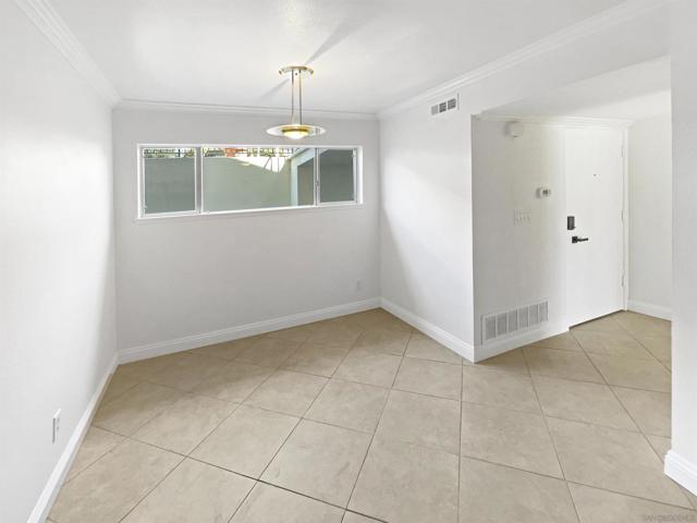 620 W Solana Cir, Solana Beach CA: https://media.crmls.org/mediaz/94e54496-7c47-4adf-a7c4-4446d48b65da.jpg