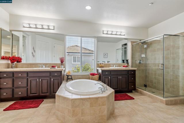 1840 Tanglewood Ln, Brentwood CA: https://media.crmls.org/mediaz/94e54b4c-7dea-4307-ba0e-4e040b23e7c7.jpg