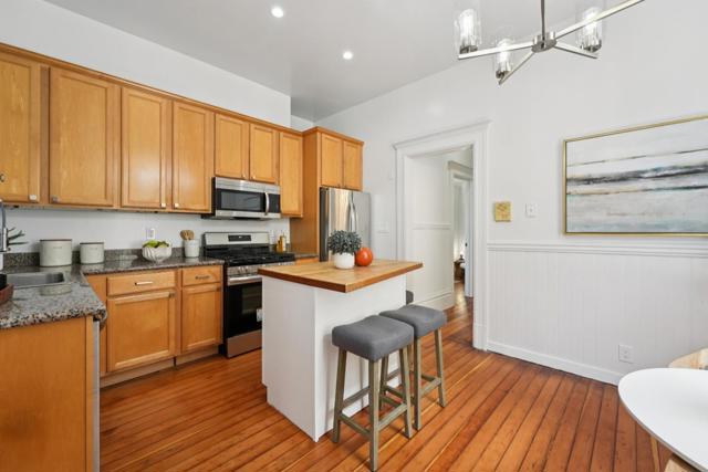 1212 Alabama Street, San Francisco CA: https://media.crmls.org/mediaz/94e56101-877a-4da9-a553-9702f63445a5.jpg