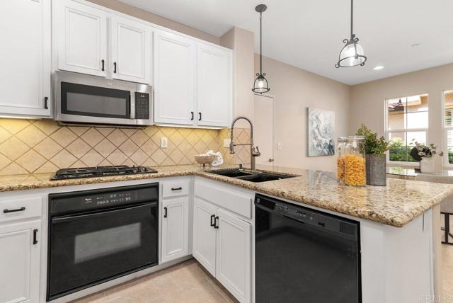 13020 La Porta Point, San Diego CA: https://media.crmls.org/mediaz/94e5cac4-1885-4827-8d7d-514fc35a6205.jpg