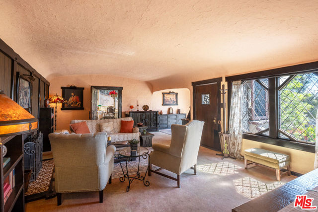 769 Bonita Drive, South Pasadena CA: https://media.crmls.org/mediaz/94e5f339-b382-4e97-8f04-4daaeaf22af2.jpg