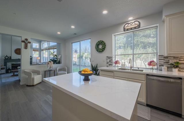 327 Rhine Court, Salinas CA: https://media.crmls.org/mediaz/94e60ae3-810c-46bd-9326-6435360c3dee.jpg