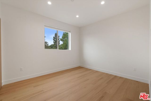 5530 1/2 Sunnyslope Avenue, Sherman Oaks CA: https://media.crmls.org/mediaz/94e65796-5cef-46d5-9621-67564e28fc33.jpg