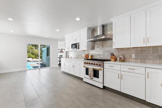 532 Moonrise Lane, Aptos CA: https://media.crmls.org/mediaz/94e66a3f-b949-4749-9c4f-7c9344fcd053.jpg