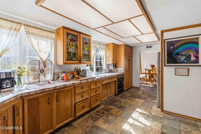 5506 Aurelia Street, Simi Valley CA: https://media.crmls.org/mediaz/94e68c22-10cc-45f4-a08d-1c71af65273d.jpg