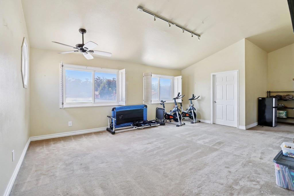 MLS #250035843SD img 44