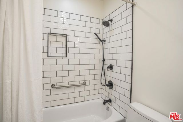 1320 Princeton Street, 201 photo 27