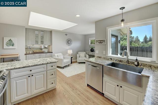 387 ODIN PLACE, Pleasant Hill CA: https://media.crmls.org/mediaz/94e732b3-0d47-4d4d-9475-18ba52ca76fb.jpg
