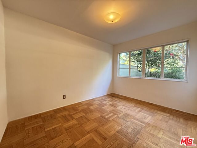5205 Village, Los Angeles CA: https://media.crmls.org/mediaz/94e74d73-c2e5-44c3-8e31-3a607f57b889.jpg