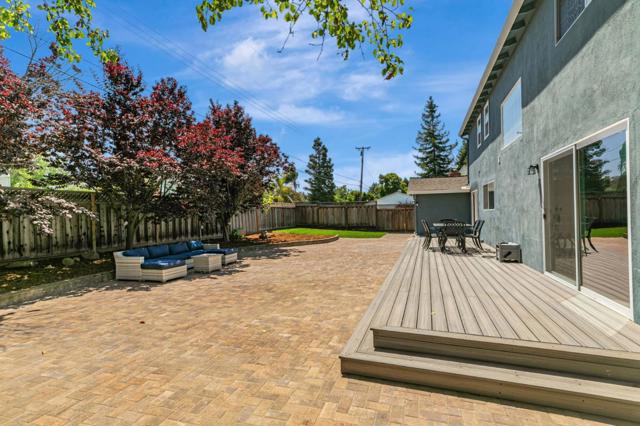 2739 Saint Giles Lane, Mountain View CA: https://media.crmls.org/mediaz/94e7c536-5e4a-4ec8-840d-fd307cda7aeb.jpg