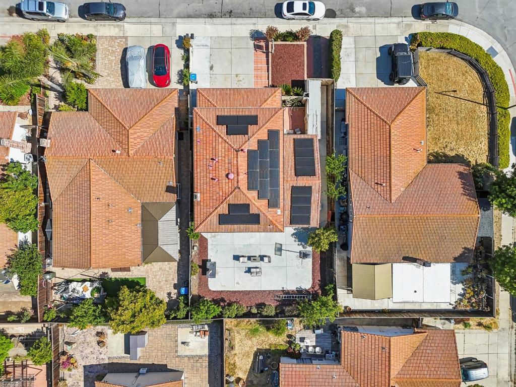 https://media.crmls.org/mediaz/94e7cc99-4b60-4dcc-9d49-0f59da3d6e48.jpg?preset=X-Large