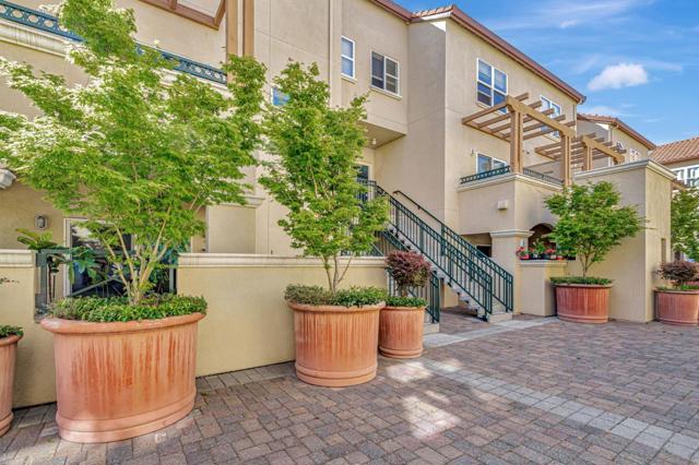 108 Bryant Street, Mountain View CA: https://media.crmls.org/mediaz/94e854a1-7bc9-4670-be3b-f6f343e5bbc3.jpg