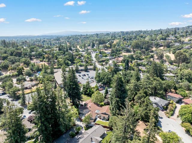 1690 Cordilleras Road, Redwood City CA: https://media.crmls.org/mediaz/94e85745-ef9a-4b27-986b-bf4788fd4046.jpg