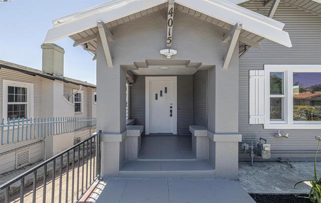 4015 SAN JUAN ST, Oakland CA: https://media.crmls.org/mediaz/94e8d9f8-31d1-40cd-94d4-a121a96e774d.jpg