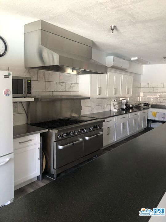 Clubhouse Kitchen