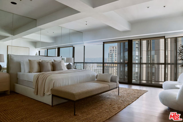 10790 Wilshire Boulevard, Los Angeles CA: https://media.crmls.org/mediaz/94e98294-a570-4eb1-865c-5eb1d42194a1.jpg