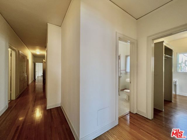 143 N Sycamore Avenue, Los Angeles CA: https://media.crmls.org/mediaz/94e9a7aa-f0ee-4f89-9a0f-e191f8f3b51c.jpg