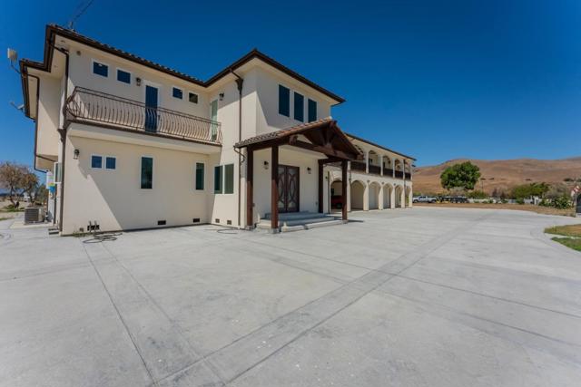 8440 Lovers Lane, Hollister CA: https://media.crmls.org/mediaz/94ea4d64-9962-449f-bcf7-28cf458634d5.jpg