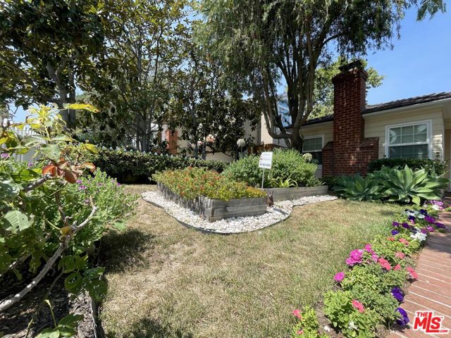 3230 Kelton Avenue, Los Angeles CA: https://media.crmls.org/mediaz/94ea55fd-ff3c-414c-a2ab-e7a9457ef34b.jpg