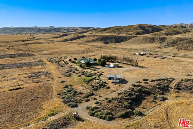 13750 Cuyama Highway, Cuyama CA: https://media.crmls.org/mediaz/94ea72bf-c921-4216-aeec-2be1e9debeaa.jpg