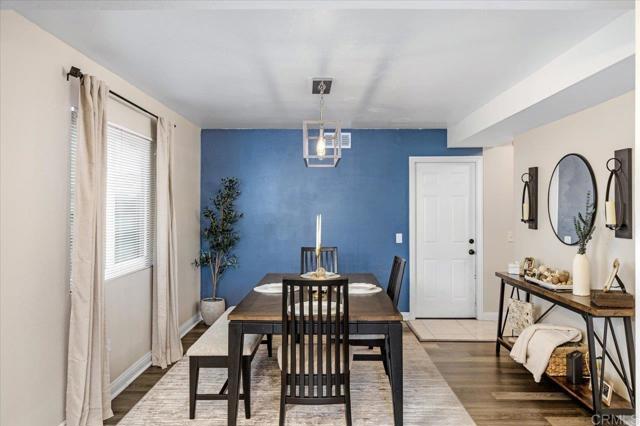 2137 N Mammoth Place, Escondido CA: https://media.crmls.org/mediaz/94eb9abc-4959-47f8-91b0-739bc25c5cff.jpg