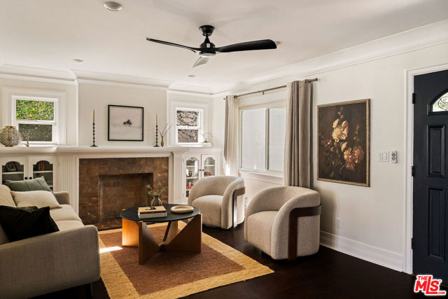 5748 7th Avenue, Los Angeles CA: https://media.crmls.org/mediaz/94ec9fb6-cc47-48f2-9e5e-85ee17bb3062.jpg