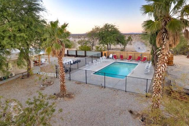 69450 Amboy Road, 29 Palms CA: https://media.crmls.org/mediaz/94ece685-ef3e-497e-badd-c6aac01ef3e3.jpg