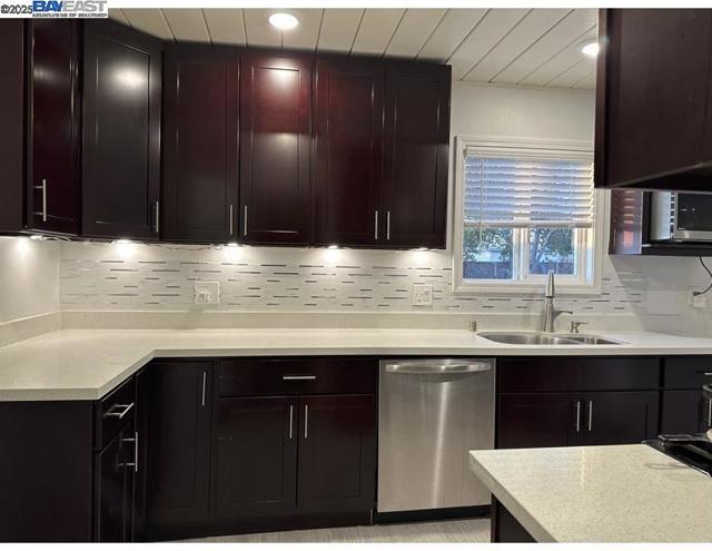 2847 Avon, Concord CA: https://media.crmls.org/mediaz/94edabc7-8a76-49f7-96eb-ac48be8d9725.jpg
