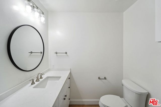 1133 22nd Street, Santa Monica CA: https://media.crmls.org/mediaz/94edcaa9-788b-4de0-a999-7b8e12acfc4c.jpg