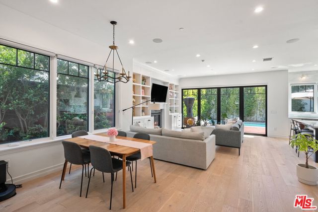 1086 Marco Place, Venice CA: https://media.crmls.org/mediaz/94edd11e-a2b0-4f32-809a-4bdb8af2f9e1.jpg