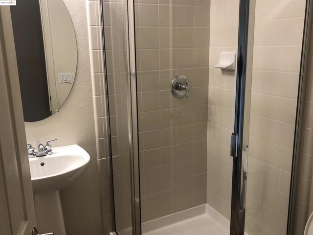 5666 Arcadia Cir, Discovery Bay CA: https://media.crmls.org/mediaz/94edd271-51c5-4a85-bc1a-54c1dc8fa5e0.jpg