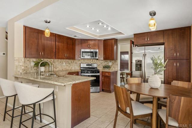 Detail Gallery Image 12 of 43 For 1715 Landing Dr, Vista,  CA 92081 - 3 Beds | 2/1 Baths