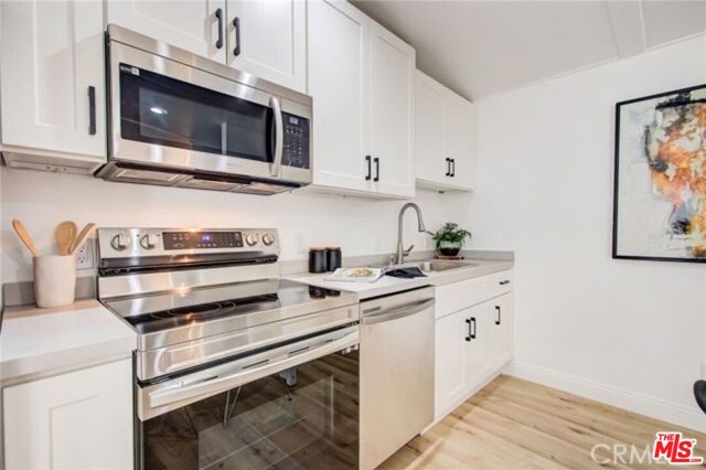 1856 W 14th Street, Los Angeles CA: https://media.crmls.org/mediaz/94ee777b-abc5-469b-b116-4d6c02eaa4c6.jpg