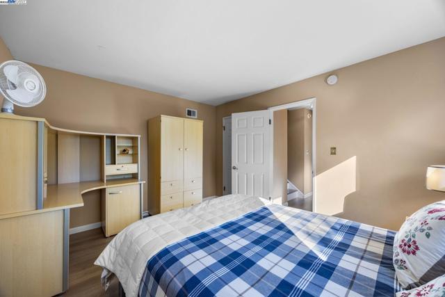 2461 Trenton Dr, San Bruno CA: https://media.crmls.org/mediaz/94ee88ee-c62b-462b-850f-ba7a2ae7a76e.jpg