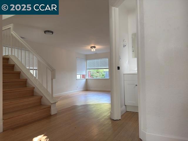 528 Dohrmann Ln, Pinole CA: https://media.crmls.org/mediaz/94ef2625-2019-47e7-89e0-e116846fc635.jpg
