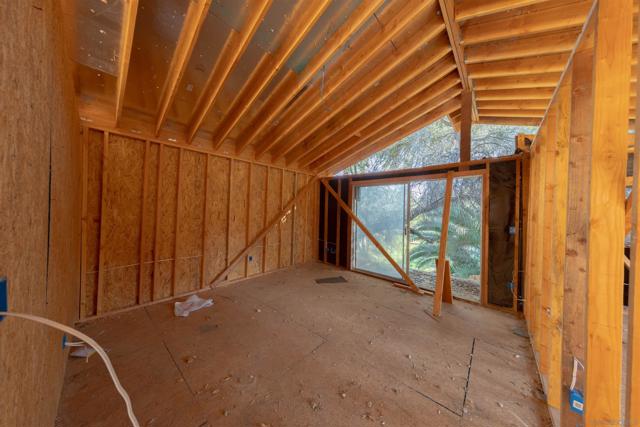 25734 Willow Ln, Escondido CA: https://media.crmls.org/mediaz/94efa1dd-93b5-4637-9dac-43b436c13957.jpg