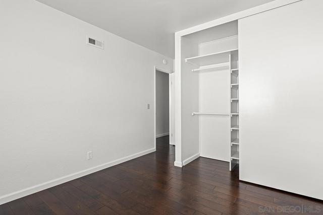 11394 Pegasus Ave, San Diego CA: https://media.crmls.org/mediaz/94efc932-98b5-45ad-a8a6-9eccb4402ca2.jpg